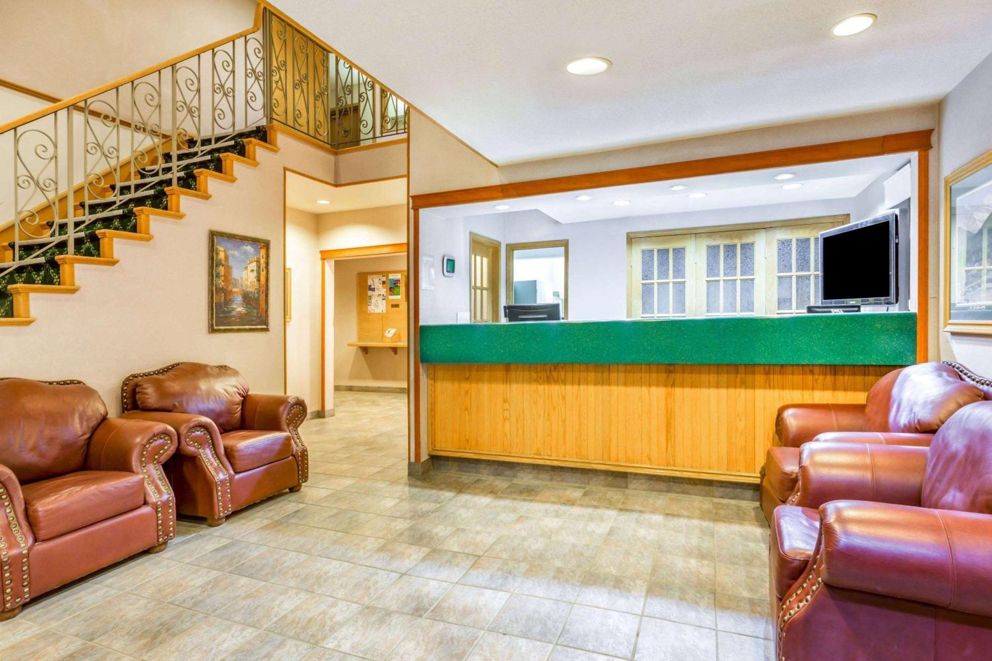 Howard Johnson By Wyndham Fort St. John Exteriér fotografie